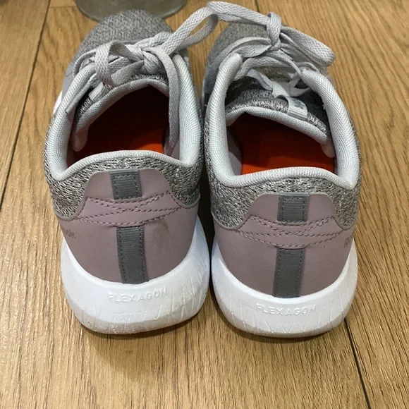 Womens Reebok Womens Size 8 Sneakers Gray Memory Tech Shoes Flexagon 1Y3001 - Picture 2 of 5
